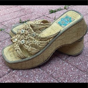 Y2K chunky platform sandals